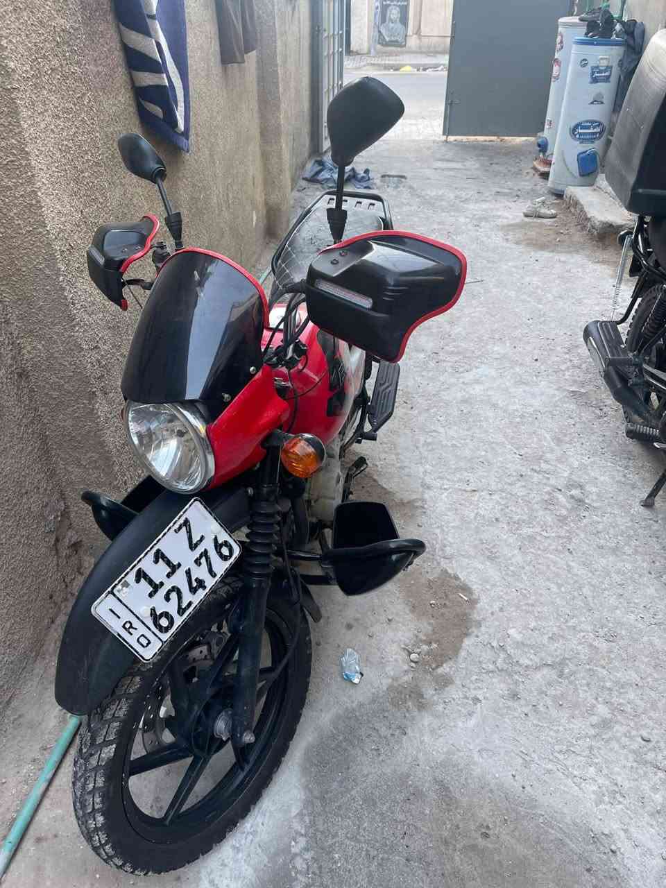 السلام عليكم دراجه بوكسر موديل 21 مرقم بسمي تحويل ثاني يوم دراجه نضيفه وخيرر من الله شلعته حلوه ماتعبك وماتذب عليها ربع رايده ب 1900 وبيه مجال حك الجيه رقمي ***********
