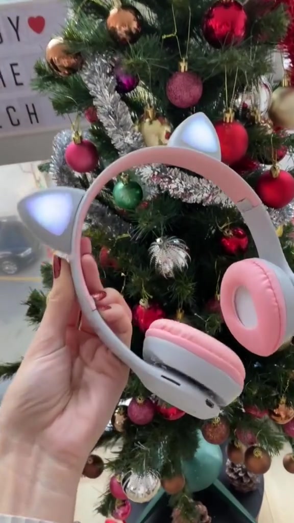 أحلى هدية للأطفال! 🎧 سماعة البزونة اللاسلكية. بيها اضاءة LED حلوة بآذان البزونة. تشتغل بلوتوث 5.0، وتكدر تخلي بيها رام (TF card)، وحتى واير (Aux). تصميمها مريح وتنطوي حتى تنشال بسهولة. 🐱✨
💵 السعر : 7000 فقط
التوصيل لجميع محافظات العراق 🚗
☎️ للحجز والاستفسار يرجى مراسلتنا على الانستغرام : https://www.instagram.com/bronze.store.iq?igsh=MWV1NG5lbjV0djU5Yg==


**إذا كنت صاحب هذا الإعلان وتريد حذفه لأي سبب، رجاءا أرسل رسالة إلى الدعم الفني**