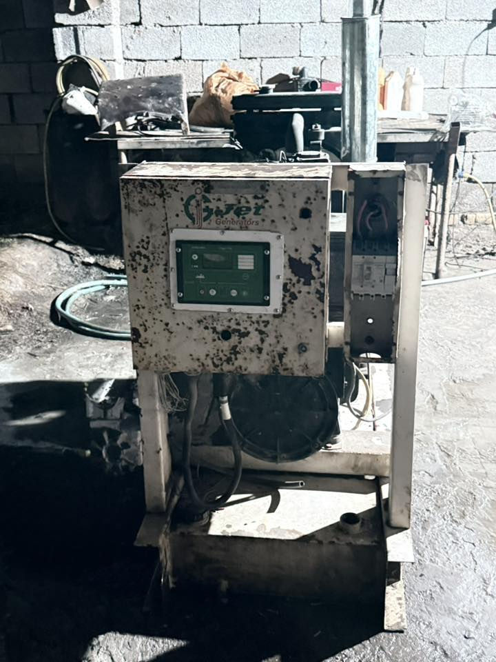 السلام عليكم مولده بيركز نكليزي 3 سلندر 30 كيفي لا تنقيص ولا تبخير شرط الشغل ‭0783 262 2869‬
