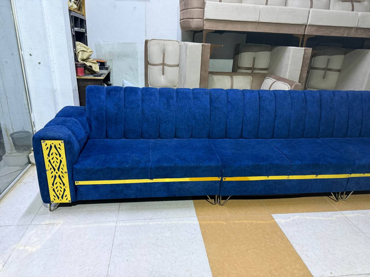 ديوان مستعمل 10 نفر حرف L سعر 120 الف 
عنوان  دهوك مالطا شارع قبل صناعه سياره 
*********** دهوك, العراق
