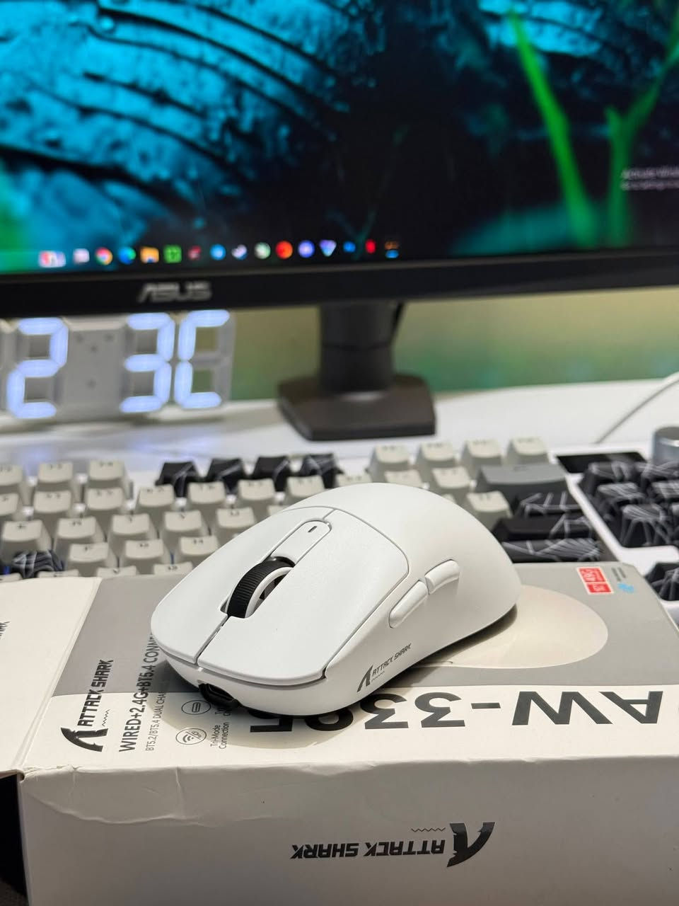 ماوس Attacks shark x3 الغني عن التعريف
لون ابيض غير مستخدم فقط مفتوح من كارتونة 
كامل الملحقات 
وهم هاي تيبلام Game over واير كلش حلوه ع سيت اب 
.
الماوس والتيبلام سعرهم 45 
متوفر توصيل كل محافظات


**إذا كنت صاحب هذا الإعلان وتريد حذفه لأي سبب، رجاءا أرسل رسالة إلى الدعم الفني**