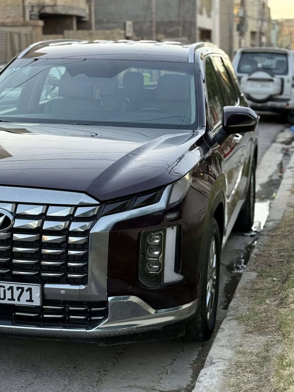 السلام عليكم بلسايد 2023 ماشيه 21 الف حادثها
حافة البنيد وحافة جاملغ الايمن سياره ليبل واحد بدون تبدل 
صبغ نص البنيد وحافة جاملغ  سياره بدون دواخل شاصي لغد مكفولات مواصفات ( بصمه - حساسات- جنطه كهرباء - رادارات
  -مكينه 6 سلندر ( 3800 ) - شحن واير ليس- كشنات جلد + تدفئه 
المكان بغداد البلديات 
سعر 255 وبيه مجال 
هـ ***********
