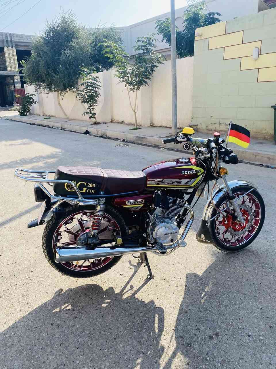 سلام عليكم دراجة سيفان موديل 25 مكينة 200 دراجة مابيها اي نقص جديدة ب850 وبيها مجال بسيط مكاني شهربان اوراق ورقة وحدة شراي تعال خاص او اتصل ***********
