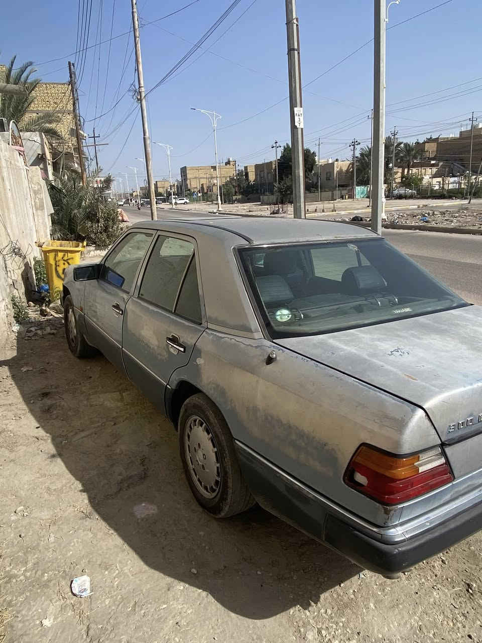 سلام عليكم مارسدس دب 1991مكينا 2500 بطه سياره  فول فتحه كشن جلد مكانه الناصريه المركز السعر تصل على الرقم ***********

