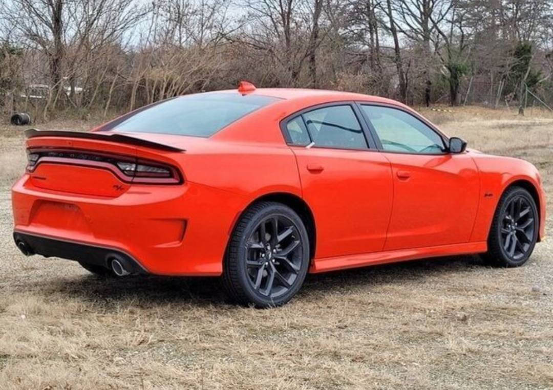 السلام عليكم شاررجر موديل ٢٠٢٣ rtاخر إصدار ٥٧٠٠ فول الأخير رادار فتحه الأخير كلش ماشيه ٣٥ ميل أحدثها بأمريكا واضح بالصور السياره كلير بيها بأمريكا جاملغاات وبنيد السياره شرط شخط  ما بيها رقم بغداد جديد سعرها ٣٢٥ ورقه بيها مجال رقم الهاتف *********** عنوان بصره
