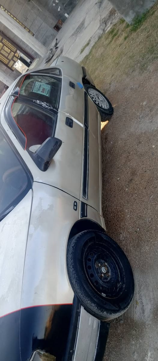 السلام عليكم
فكتره للبيع موديل 1992 رقم انبار تحويل مباشر تخم تاير 
حداديه جديده اماميه خلفيه كير جديد  اوتماتيك مكنينه جديده 2000 بلادي السياره جديده السنوبه نافذه 
للبيع او مراوس حسب القناعه 
الاستفسار 
السعر 28وبيه مجال 
***********
