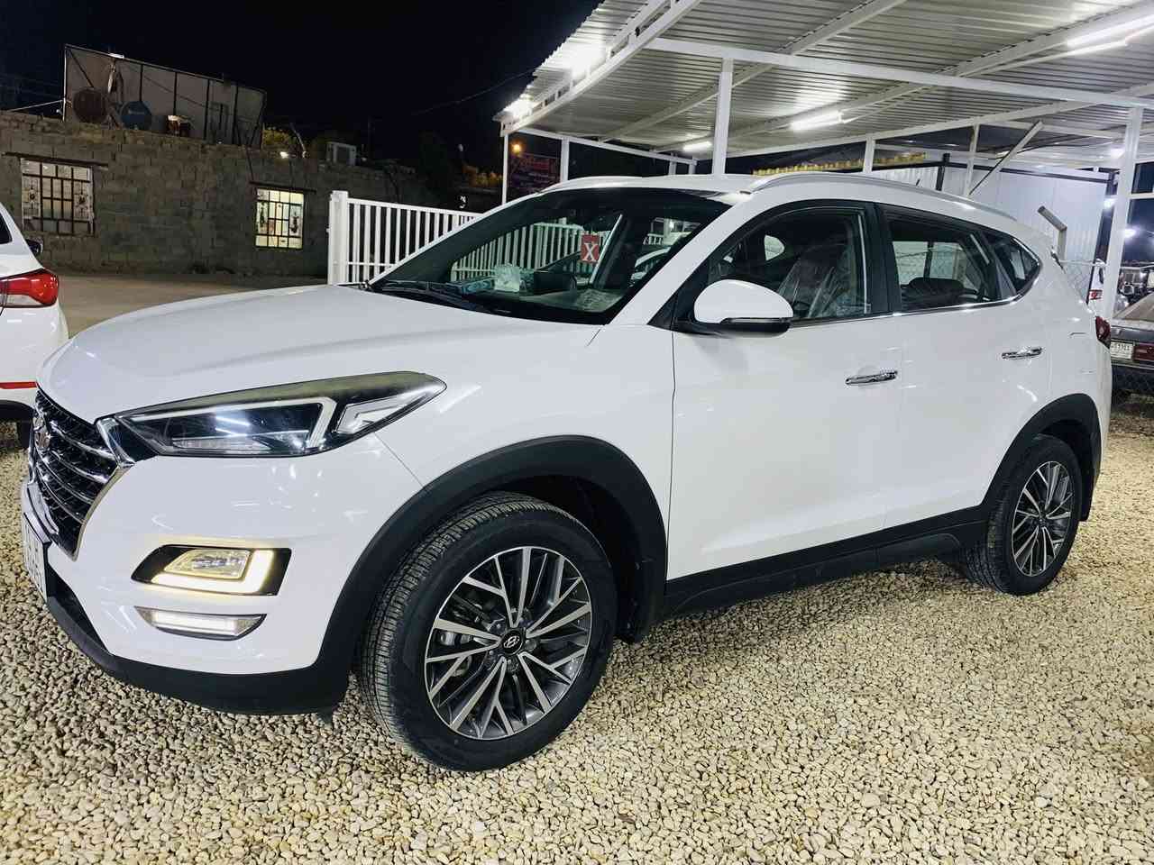 السلام عليكم
توكسان للبيع موديل 20
كفاله عامه ما عدا كارت على كد اصبع بقبق الجنطه
والباقي كفاله 
السياره فول مواصفات عدا البانوراما 
العنوان كربلاء 
***********
