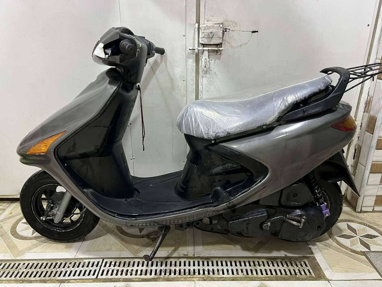 السلام عليكم البيع دراجة فراشه كهربايات شغاله الدراجه خير من الله مكينتهه نضيفه او ناعمه السعر ٣٥٠عنوان نجف حي العسكري كبل شارع السبيس يم صيدليت احسان كاضم ***********
