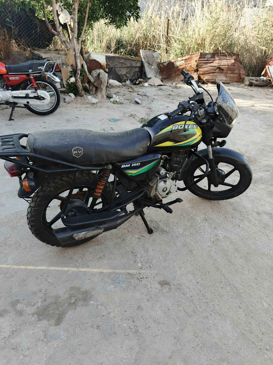 بوكسر ادوات مكفوله سعرها 750 بيها رقم شاصي مانقصها شي مديل 21 مكاني البصره شط العرب ***********
