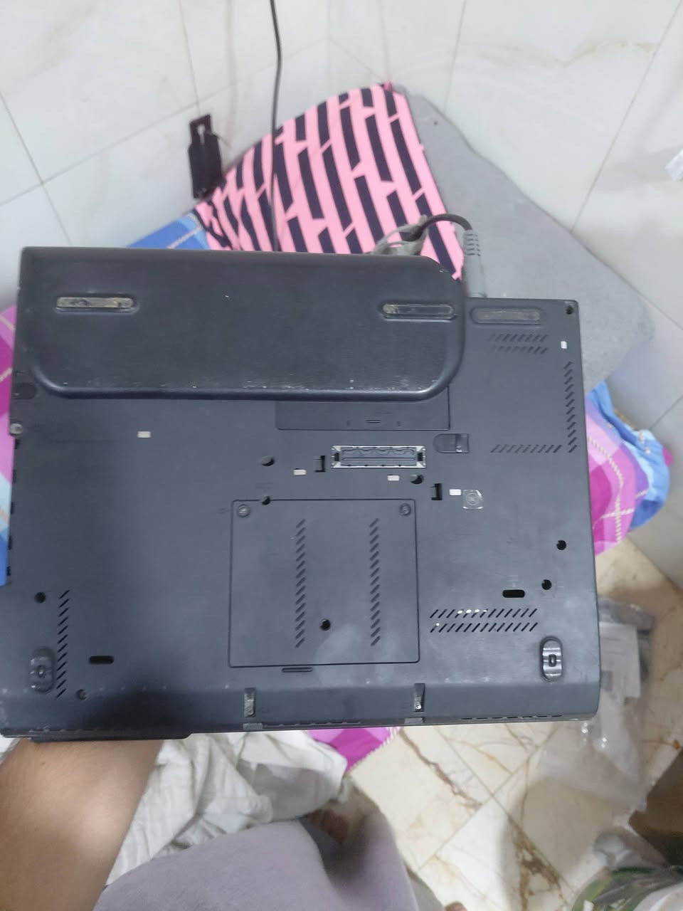 للبيع جهاز لابتوب من شركة Lenovo، الجهاز يعمل بنظام ويندوز 10 وسريع تقريباً ويناسب الاستخدامات المكتبية والتعليمية الخفيفة. وبعض الالعاب 
الشاشة تدعم اللمس 
 المعالج: Intel Core i7-3520M.الذاكرة (RAM): 4 جيجابايت.
ذاكرة الجهاز 256 SSD انا بداته 
بطارية ضعيف كلش بعني ما طول دقائق


**إذا كنت صاحب هذا الإعلان وتريد حذفه لأي سبب، رجاءا أرسل رسالة إلى الدعم الفني**