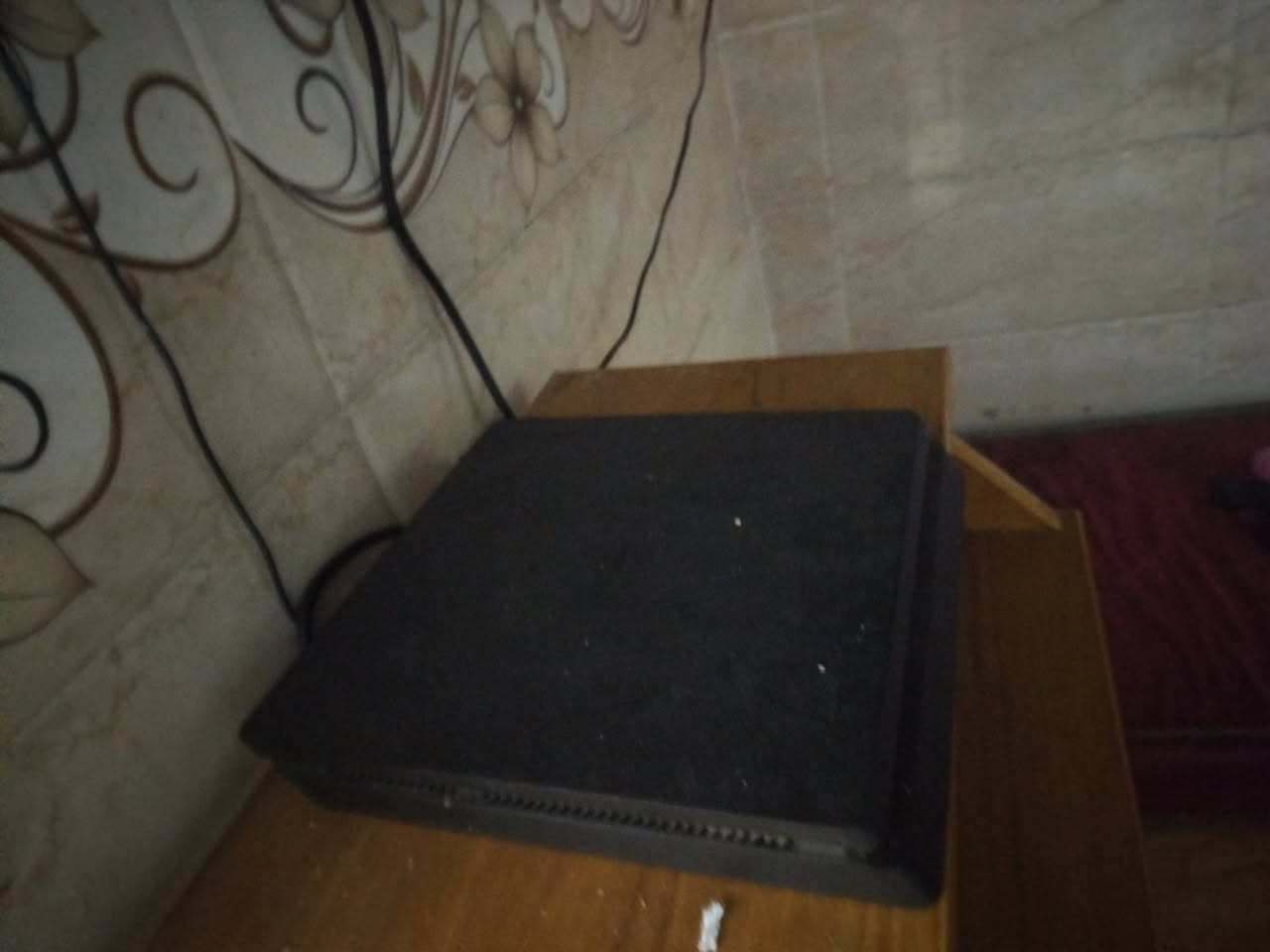 بلي 4 سلم مهكر  مع جويستك 2 استخدام اقل شهر  البلي جديد مثل ما موضح بصوره  موقع كربلاء المقدسة الرقم ***********. السعر 320 وبي مجال
