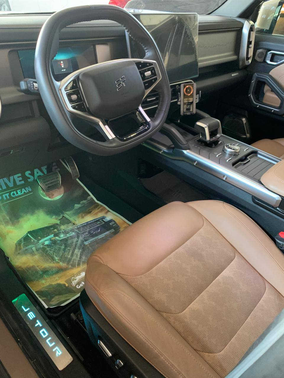 جيتور T2  موديل 2025
وكالة هارلم  رقم بغداد الجديد 

المواصفات 👇🏻: 
🔹بانوراما 
🔹حساسات امامي خلفي
🔹كامرات 360 
ماشيه 18 الف كيلو  متر 
🔹كشنات جلد 
🔹تبريد قطعتين 
🔹شاشة عرض حجم كبيرة 
🔹ثلاجة 
🔹تشغيل عن بعد وبصمة عدد 2 
🔹انعكاس الشاشة 
🔹منفذ 2 USB
🔹مصابيح LED كافة السيارة
🔹ناقل حركة 7 سرعات
🔹منفذ تايب سي
🔹اوامر وتحكمات صوتية
🔹مثبت سرعة 
🔹محرك 2000 تيربو اقتصادية بمعنة الكلمة
🔹داخل السيارة زيتوني رياضي وكشنات جلد رياضي
🔹نظام مراقبة ضغط الاطارات
🔹ضمان 6 سنوات للسيارة و10 سنوات للمكينة والكير 

مكان السيارة بغداد الكرخ 

***********
🔹
