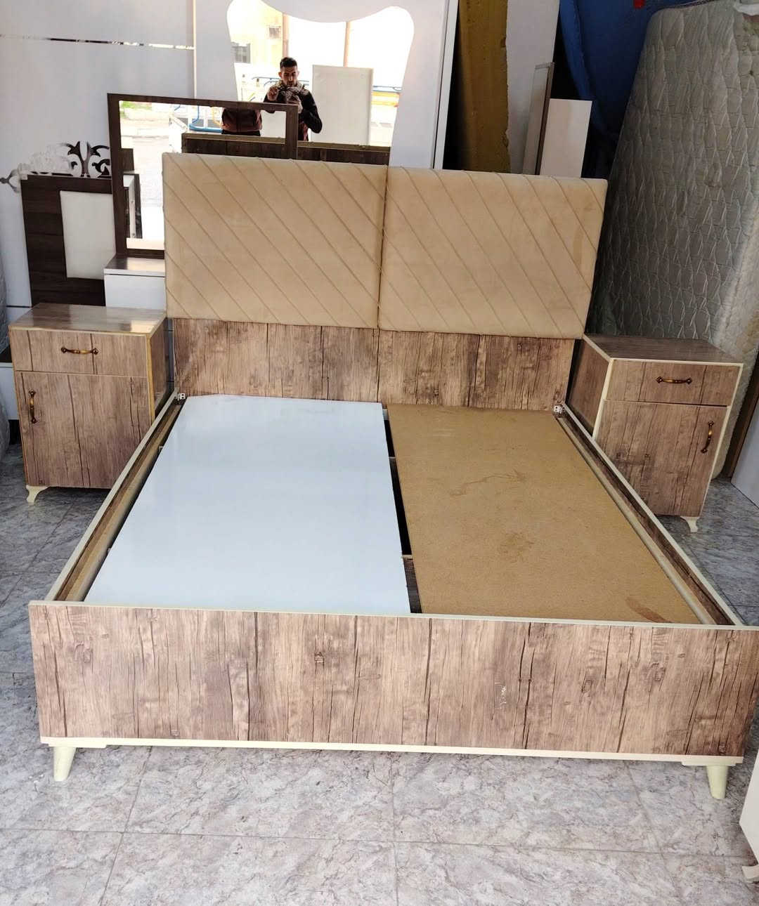 معرض الأخوين عنوان كركوك قصاب خانه قرب دفاع المدني ***********
