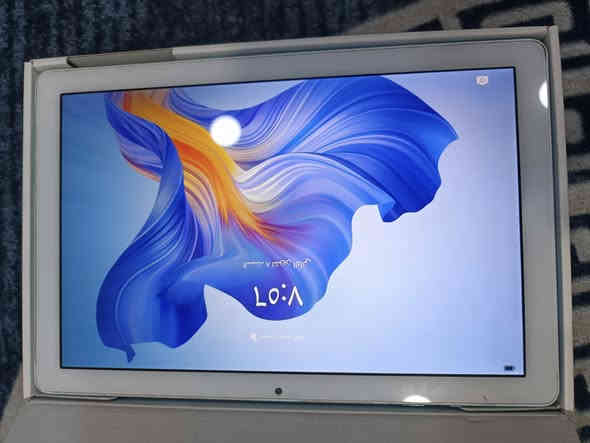 السلام عليكم عندي هونر باد  8 لايت ذاكره 32 نظيف غراضه كاملة شاحنه ممفتوحة رايده ب85 الف للتواصل واتس اب 
***********
