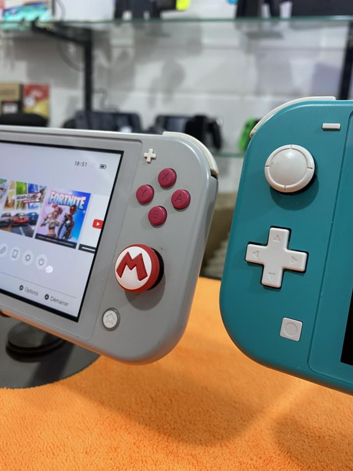 NINTENDO SWITCH LITE ON LIGNE
3 cassette + FORTNIGHT 
Chargeur 
Prix 24,500


**إذا كنت صاحب هذا الإعلان وتريد حذفه لأي سبب، رجاءا أرسل رسالة إلى الدعم الفني**