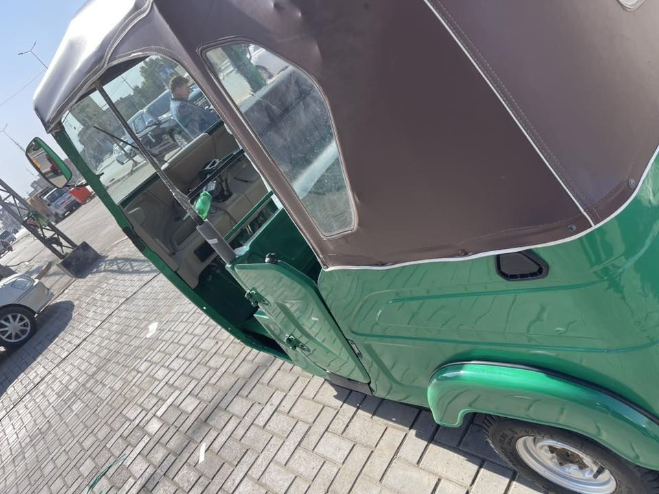 سلام عليكم تكتك بجاج مديل 2022رقم وسنويه تكتك نضيفه حلوه بديه كله مكفول مكينه ولفات لا تجفيت ولا شي سعره 8400بيه مجال قليل رقمي *********** عنواني 5ميل يم ساحت صلاه
