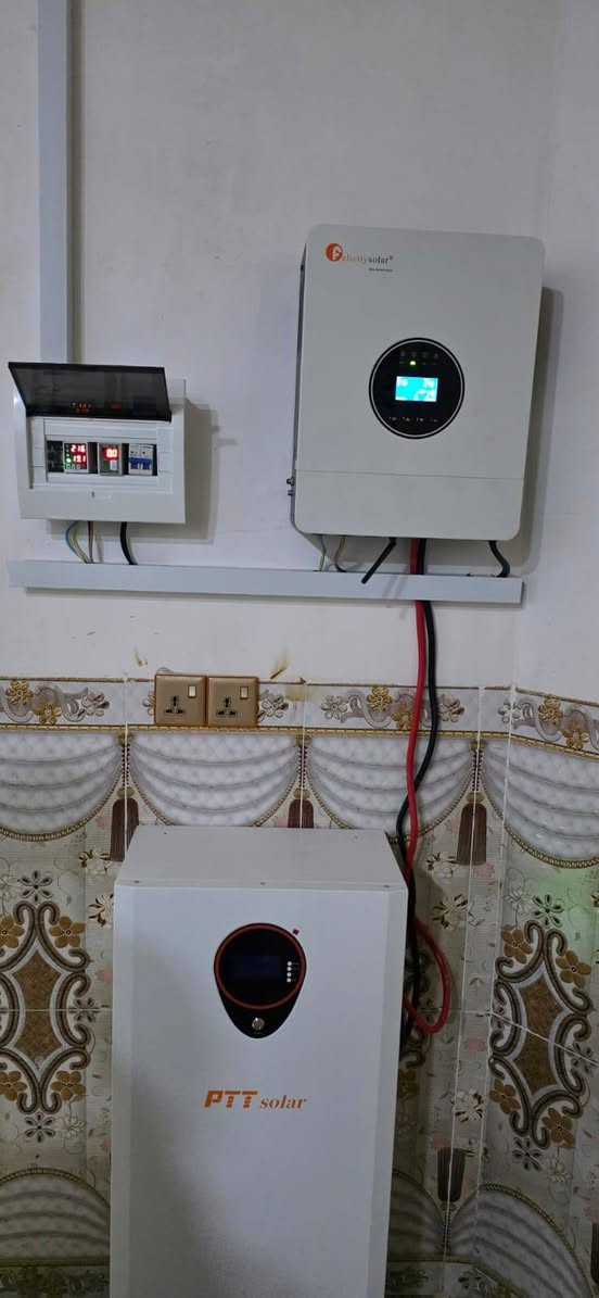 بفضل الله وبحمده قامت كوادر شركتنا (شركة المهندس للطاقة الشمسية) بنصب منظومة طاقة شمسية منزلية لأحد زبائن شركتنا
العرض الاقوى تحطيم الاسعار 🔥 🔥 🔥 🔥 🔥 🔥
العرض الاول 🔥 🔥 🔥
السعر : 3،750،000 نقدا
السعر : 4،750,000 قسط 
القسط الشهري 263 الف فقط
القدرة : 15 نهاري و 15 ليلي 
الألواح: 620 واط ضمان 15 سنة  عدد7
البطارية: ليثيوم حجم 15 كيلو واط ضمان 5 سنة
الانڤيرتر :  حجم 6 كيلو مع واي فاي مدمج ضمان 2 سنة 
العرض الثاني 🔥 🔥 🔥
السعر :  3,250,000 نقدا
السعر :4,250,000 قسط
القسط الشهري 236 الف فقط
القدرة : 10 نهاري و 10 ليلي 
الألواح: 610 واط ضمان 15 سنة  عدد 5
البطارية: ليثيوم حجم 10 كيلو ضمان خمس سنوات
الانڤيرتر :  حجم 6 كيلو مع واي فاي مدمج ظمان 2 سنة
العرض الثالث 🔥 🔥 🔥
السعر : 2،500،000 نقدا
السعر : 3,500,000 قسط 
القسط الشهري 194 الف فقط
القدرة : 10 نهاري و 7 ليلي 
الألواح: 620 واط ضمان 15  سنة عدد5
البطارية: ليثيوم حجم 7 كيلو ضمان خمس سنوات
الانڤيرتر : حجم  4 كيلو ضمان 2 سنة 
العرض الرابع 🔥 🔥 🔥
السعر : 2،150،000 نقدا
السعر : 3,150,000 قسط
القسط الشهري 175 الف فقط
القدرة : 8 نهاري و 5 ليلي 
الألواح: 620 واط ضمان 15 سنة  عدد 4
البطارية: ليثيوم حجم 5 كيلو ضمان خمس سنوات

 #شركة #المهندس #للطاقة #الشمسية 
كركوك - الحويجة - شارع المشاتل قرب جامع كامل الحاج صكر مجاور شركتي الدليان والصبحي للحجم والعمرة 

***********

للحجز و الاستفسار
مدير شركة المهندس للطاقة الشمسية  
ربيع سامي الجبوري 
⁨ ***********
مهندس سعد 
***********
انور الفرحان 
مدير المبيعات 
***********
مهندس الصيانة 
عزيز الفرحان 
***********
 عمر الفرحان 
***********
