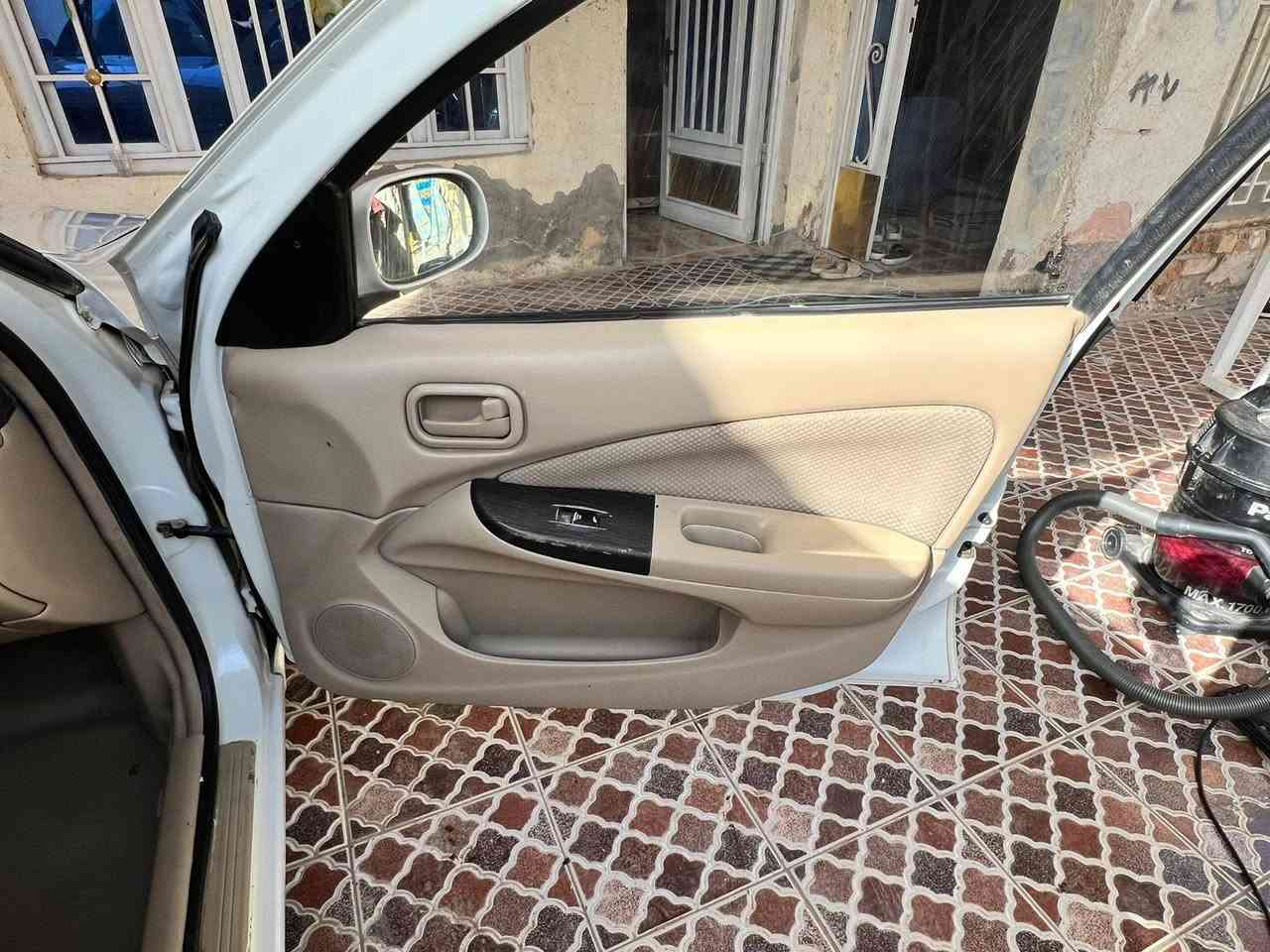 السلام عليكم
نيسان سني 2008
مصبوغه حزام  
تخم تاير 
منضومه زنون 
سيارة جاهزة 
واسط مركز المدينه 
السعر 73$
رقم الهاتف ***********
