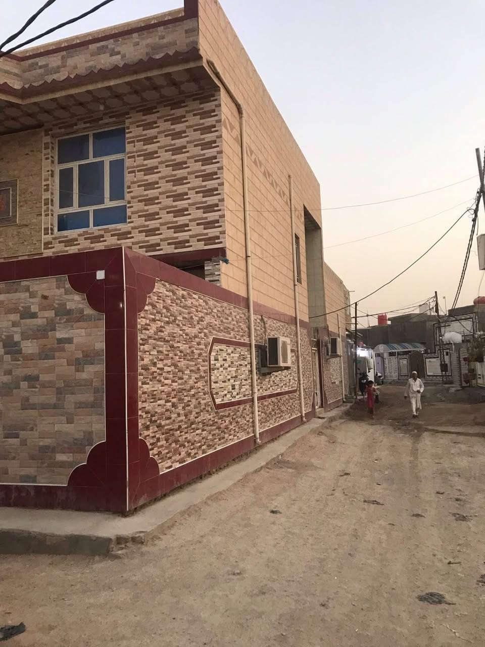 دار للبيع زراعي
نقل اسهم 

منطقه حي الاعلام
اول فرع المخازن
مساحه 200م طابقين
مسلح بناء درجه اولى
يتكون البناء من 4غرف مع صالتين مع استقبال مع صحيات ادخل وخارج
شارع مقرنص ومجاري
السعر 130
للاستفسار مراسله الصفحه
او اتصال ابو احمد
***********
***********
