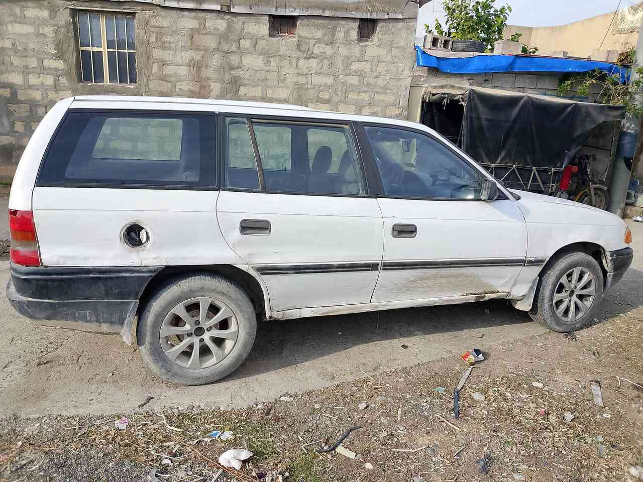 ‏Opel Astra
ئۆپڵ ئەسترا / ئیستەیشن ‏مۆدێل ١٩٩٢، مەکینە ١٨ ـی مەڕغوب ، ئاڕم پلاستیکی ئەصلی سلێمانی، گێڕ و مەکینە بەشەرت، کارەباییات مەزبوت، بەنزین کەمدەخوات، سەقف سڵاید.
‏نرخ: ١٦ گەڵا.
‏شوێن: قەڵادزێ
***********
‏
