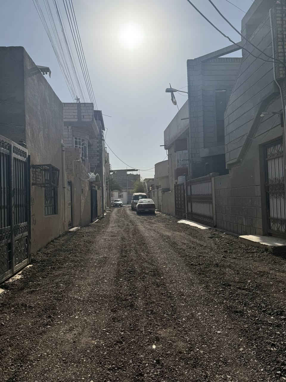 بيت عبارة عن قطعة في البهادرية قرب الشارع الداخلي قرب السوق تبعد عن الشارع الداخلي 4 دقايق مشي
المنطقة تتوفر فيها جميع الخدمات كهرباء مستمره 24 ساعة ماء حلو موجود  على البوري الجديد  تم تبليط شارع البهادرية وبالايام الجاية راح يتبلط  الفرع كذلك اواحتمال يسوون مجاري للفرع هم 
منطقه هادئة 
طابو زراعي اصولي  مكاتبه + وكاله +نسخة من الطابو والبيت مسجله في دوائر الدولة من ماء وكهرباء باسم صاحب القطعه 
البيت مساحة 180  مأسس ماي ومجاري وكهرباء 
سعر البيت  66 وبي مجال

للستفسار يم الرقم ***********
