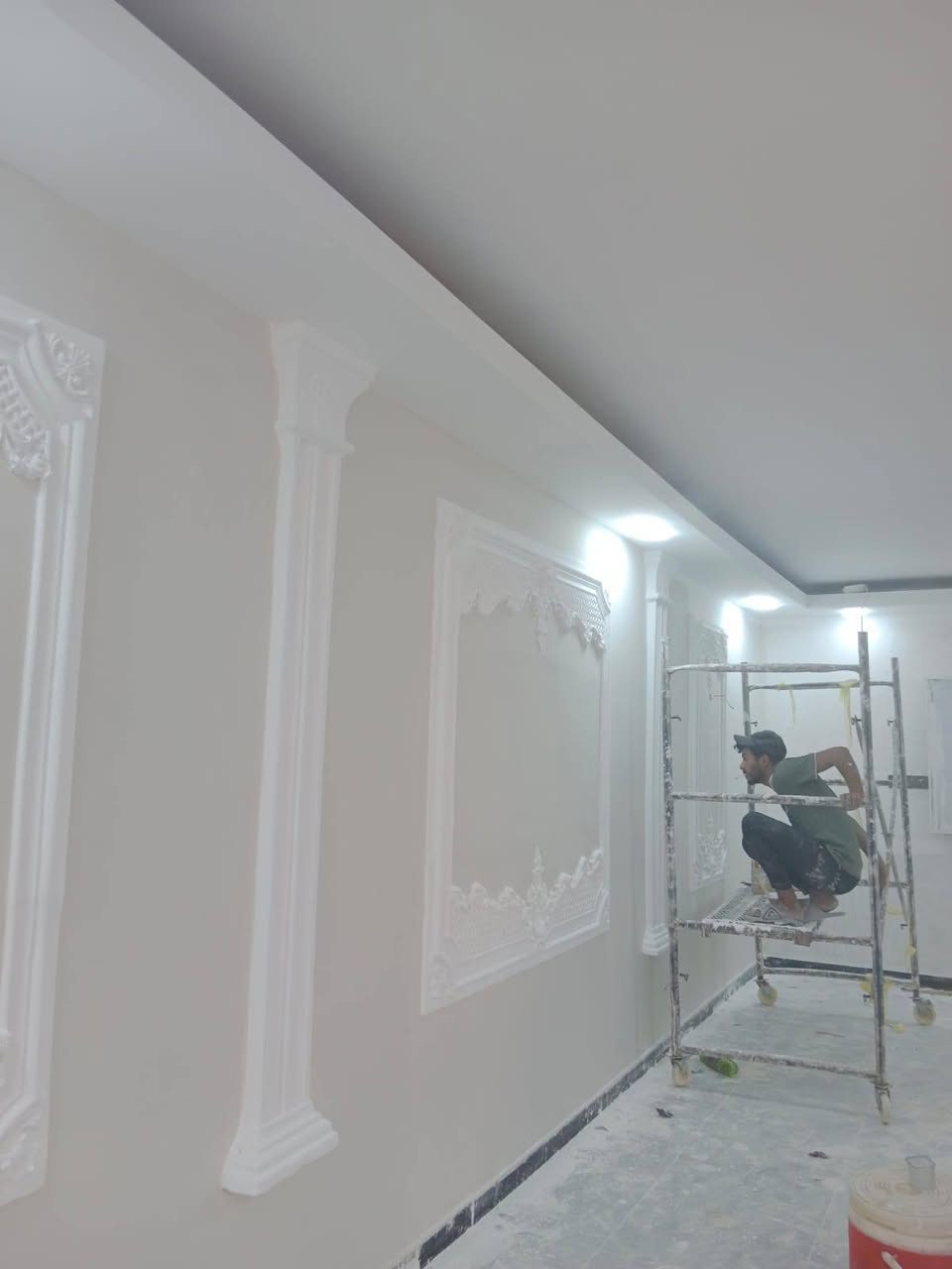 السلام عليكم خلفه متفرغ من الناصريه   لعمل كافه الاصباغ   وترميم المنازل  للاستفسار مراسله الحساب او الاتصال *********** ناصريه فقط
