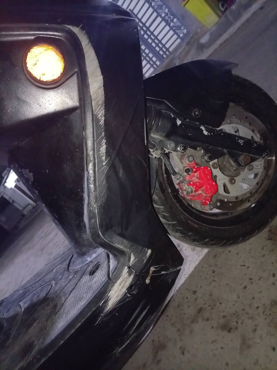 السلام عليكم دراجه سكن السحل بيع دراجه وكاله فقط بيها شخص بسيط بالصفحه موديل 2013 عنوان كربلاء السعر بالخاص***********
