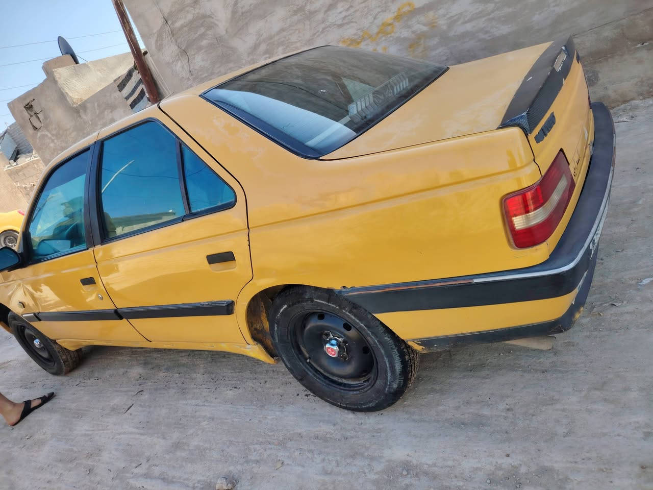 السلام عليكم
بيجو 405 glx موديل 2012 جاهزه مكينه كير تخم تاير كهربائيات تبريد شغال بسمي مصفر هيئه وغرامات سعرها 29وبيها مجال ***********
