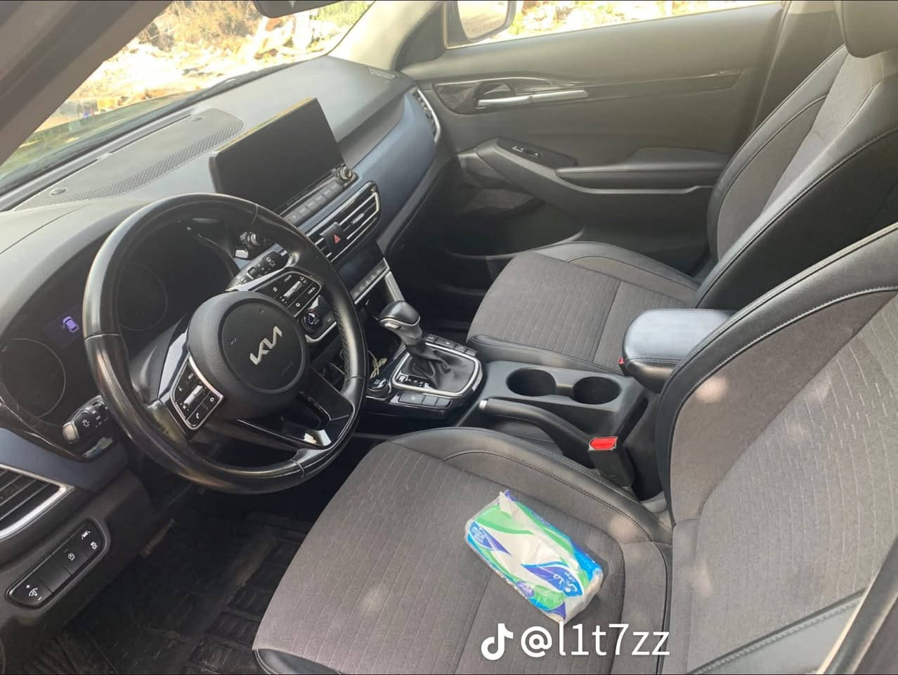 كيا سيلتوس ٢٠٢٢فول م ١٦٠٠ تيربو كير ٧ نمر رياضي عده لفتحه سياره كفاله من صبغ وتبديل ولحادث فقط جراد اثر تخريب لبنيد لباقي كفاله عامه. 
على وضع شركه ماشيه ٦٦ رقم بغداد هزه جديده بسمي تحويل مباشر بيع مستعجل السعر ١٤٧ ماكو هيج سعر كفاله عامه بلعافيه على ياخذها 
*********** مكان سياره بغداد
