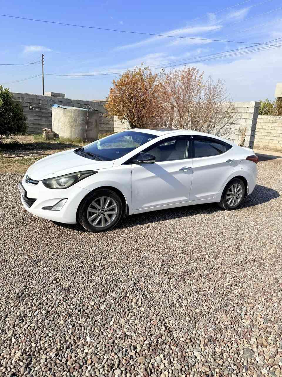 السلام عليكم..
النترا موديل 2014 خليجي 
فول مواصفات فتحة وبدون بصمة 
تبريد قطعتين 
محرك 1800
بيها جاملغ امامي جهة السايق مبدل بلادي شركة 
محرك مفتوح ومعمر جديد 
رقم اربيل سنوية وهزة جديدة 
تحويل او وكالة 

السعر 123 وبيها مجال 
للاستفسار 
***********
