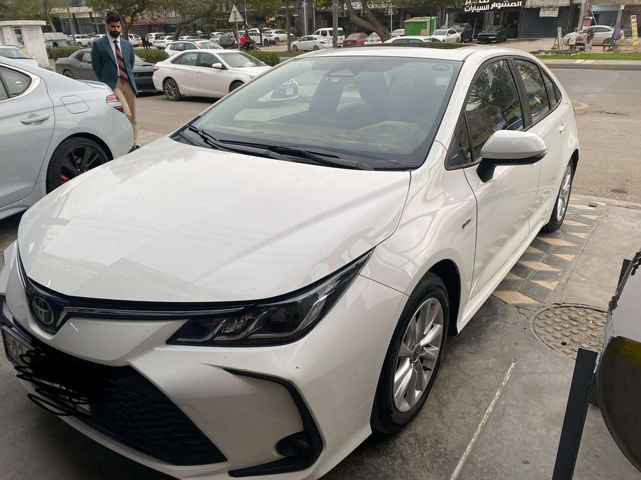 السلام عليكم عندي كورلا  موديل ٢٠٢٤  وارد صيني هايير   مكفوله كفاله عامه. من الصبغ والضرر. السياره باسمي  مرقمه بغداد. الرقم الإنكليزي.  مواصفاتها. بصمه  ويل. كب   تبريد قطعتين. كراسي كهرباء  واحد. جلد اصلي. محرك السياره ١٨٠٠ ماشيه السياره ١٤ الف  معروفه.السوك مواصفها مكان السياره بغداد المنصور مقابل مطعم زرزور   الاتصال على الرقم ***********
