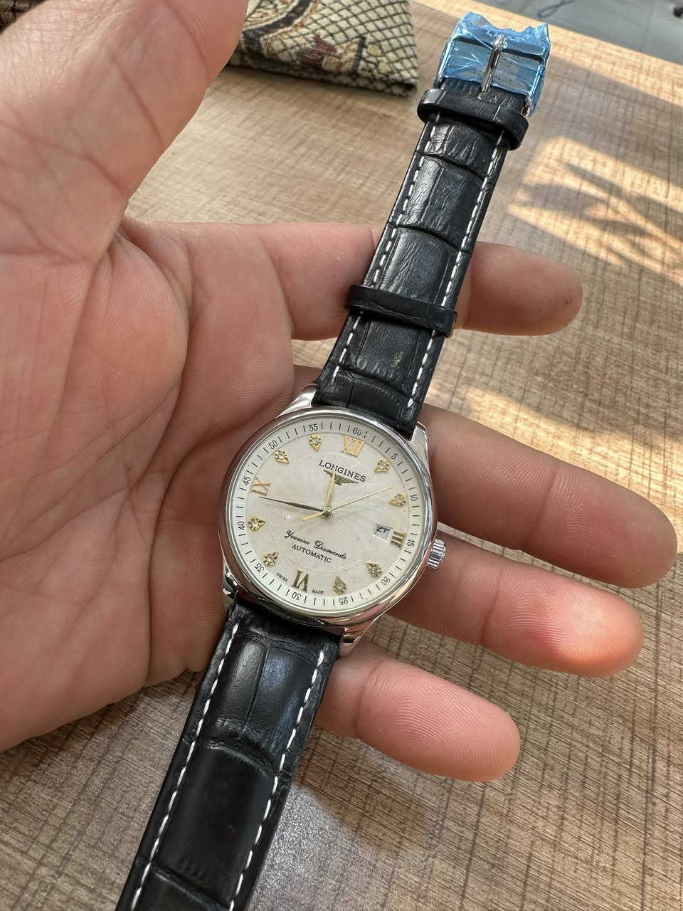 لونجين توماتيك سير جلد منفذ شهري قطر ٤٠ فول نضافه
السعر ( ٤٥ ) الف شاري تفضل خاص يوجد توصيل


**إذا كنت صاحب هذا الإعلان وتريد حذفه لأي سبب، رجاءا أرسل رسالة إلى الدعم الفني**