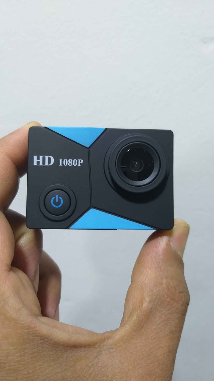 كامره محموله  وتثبت في اي مكان سياره دراجه ناريه 
مواصفات 
١٠٨٠ HD
دبل بطاريه كابل تايب سي 
وتربط على تلفون بواسطه الكيبل او نقل الملفات والصور  
رام ٣٢ جيجا 
ضد الماء والاتربه بواسطه غلاف  مع ازرار التحكم  
واتساب *********** توصيل داخل البصره فقط وسعره ٣٥ الف الزبير, البصرة
