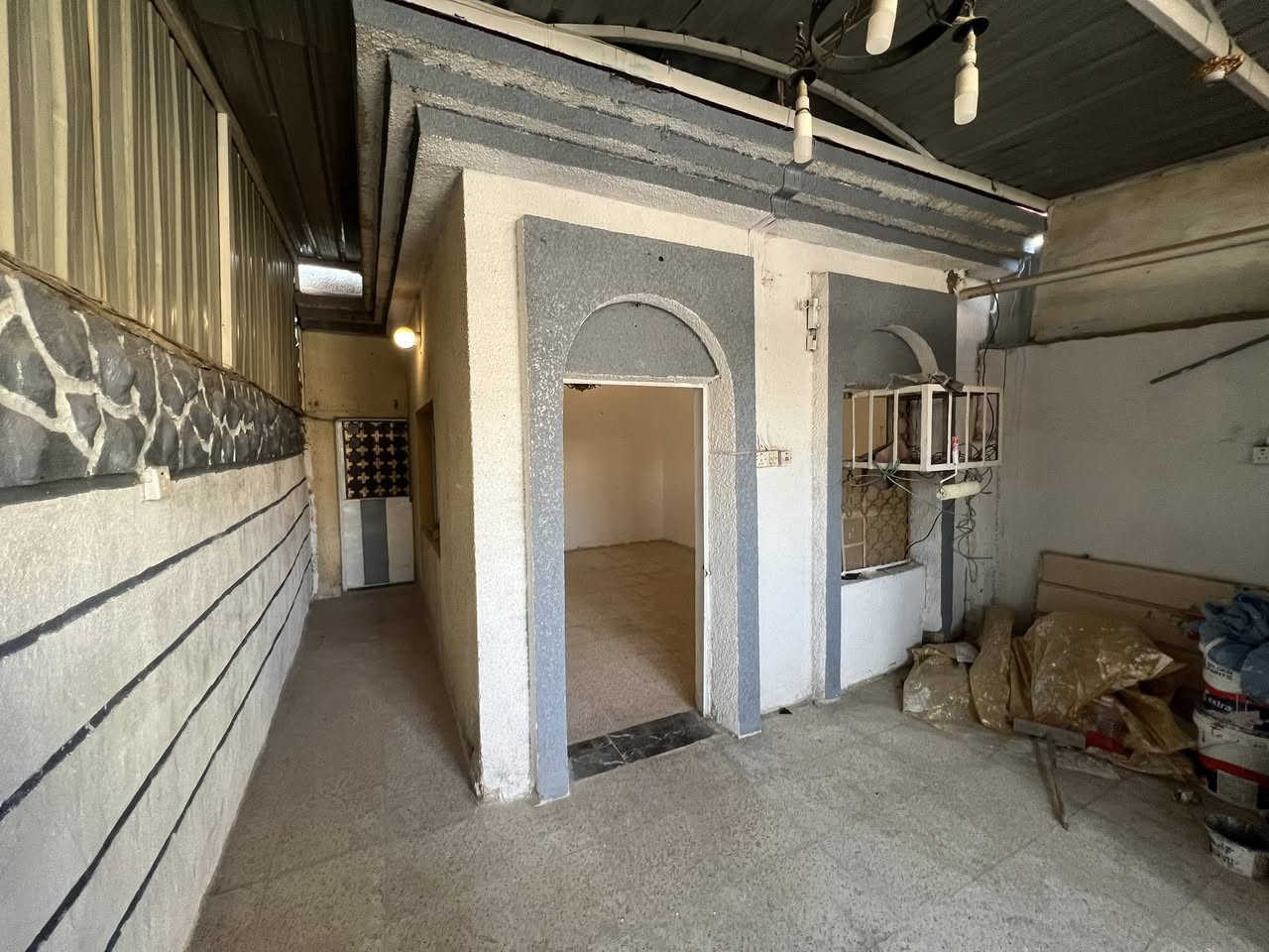 بيت مساحه ١٠٠ متر صاير بضهر شارع  مستشفى التركي مباشر قريب على شارع مال خدمات طابق واحد نضيف على عن شارع تفاصيل بل فديو وصور السعر ٦٠ وبي مجال اتصال مكتب الصافي للعقار مقابيل مصور نرجس ☎️ ***********
