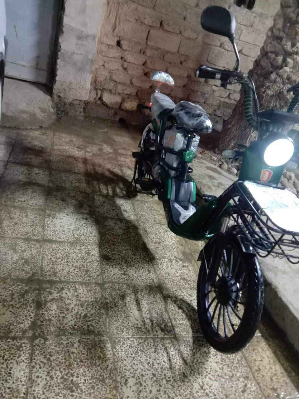 سلام عليكم
شحن للبيع بطاريات جدد استعمال قليل حساسات جدد كهربائيات شغالة المكان ديالى بهرز رقم ***********
سعر 300 بي مجال متواجد خاص
