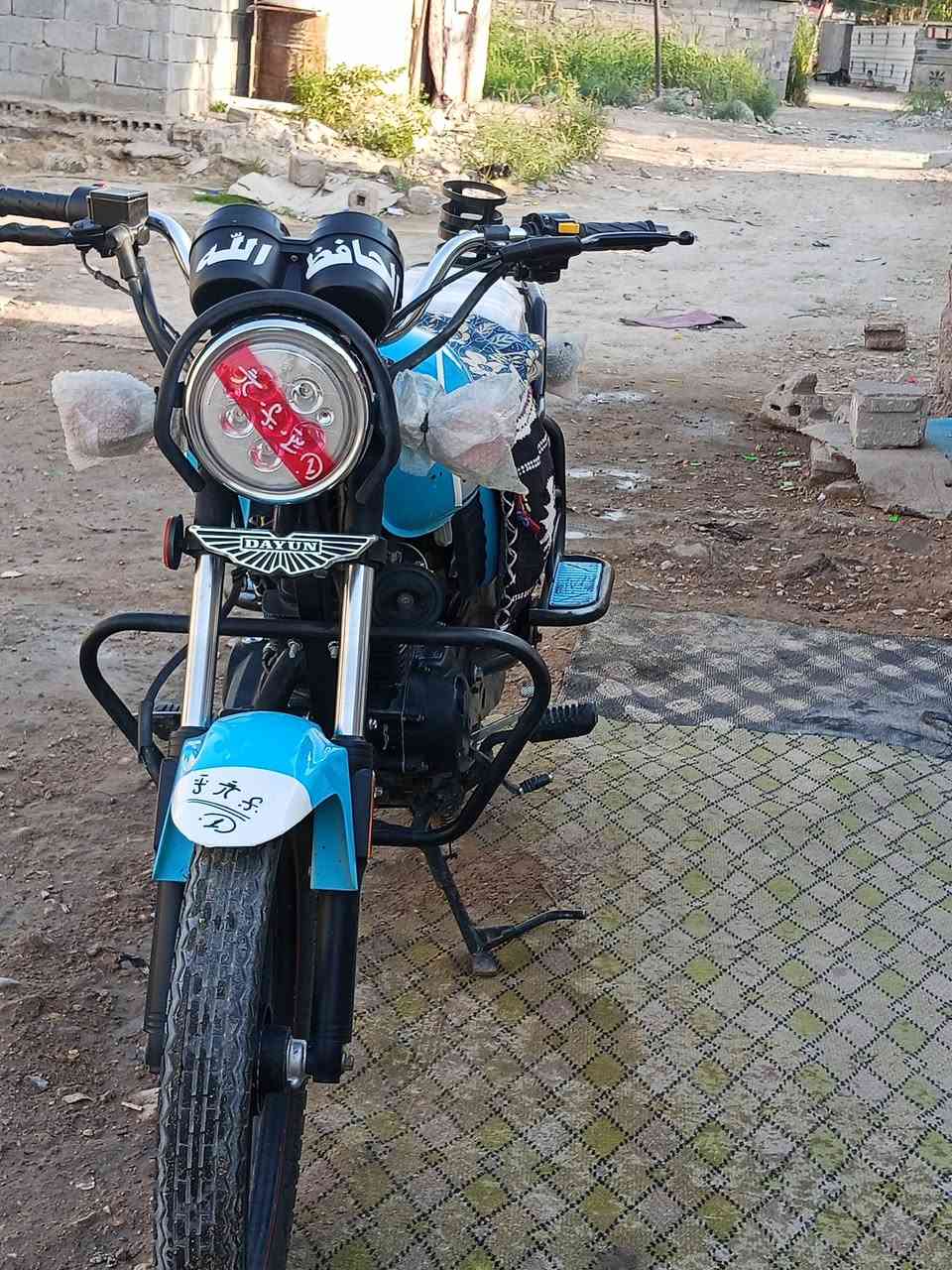 السلام عليكم دايوان نفخ موديل 22 لونها ازرك بس نخلينه سمائي دراجه كامله من كلشي نضافه 80/100 
السعر 1700 للستفسار ***********
