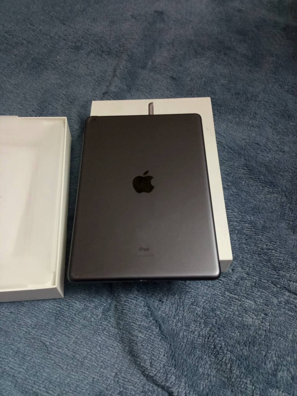 السلام عليكم ايباد 9اخو الجديد  استعمال قليل سعر 200قفل  بغداد حي الجهاد ***********
