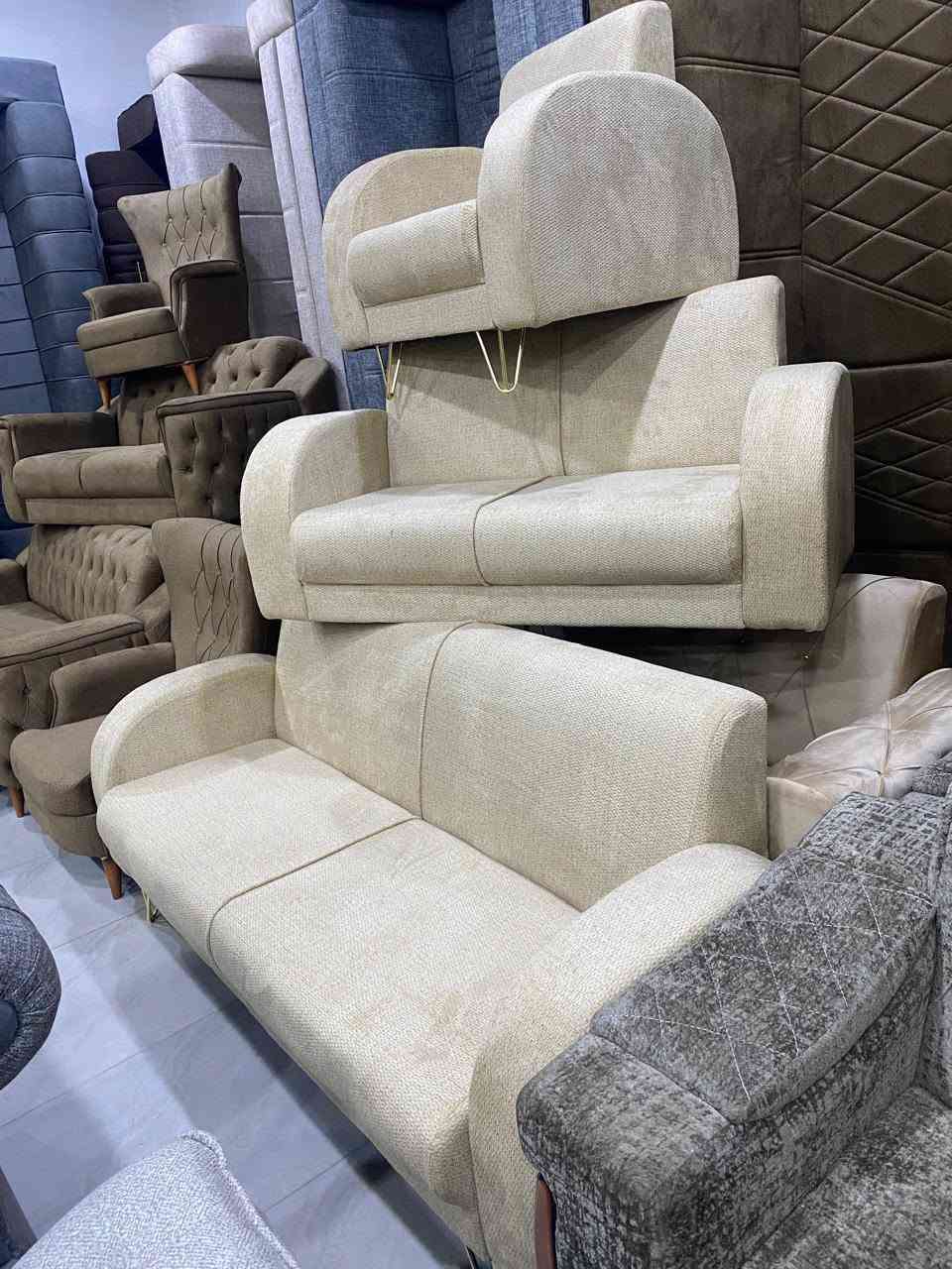 بلااااش اي تخم 450 الف فقط بسعر الديوان صار
لحكو قطع محدوده 
تخم جديد كله بلوك اسود شرط
يتكون التخم من 5 قطع 10مقاعد 

مـجمـع علي الشويلي
ناصريــــــة  شــــارع 30
 مجاور مكتب الصدرين للعقار

*********** 
***********
