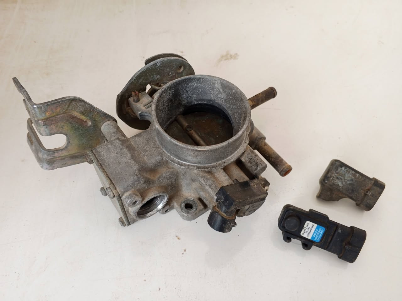 للبيع قبق 45
بك لايت ثنينهن 25 
بوابه مع ماب سنسر ثنين 25 
مكاني نجف 
***********
