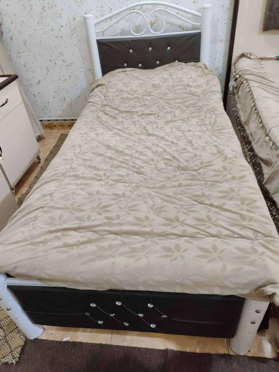 بيع مستعجل  كوت الزهراء جرابي ع 35 الوحده كاونتر 250
سرير طفل تركي كانتري  مع كنتور 250  ***********
