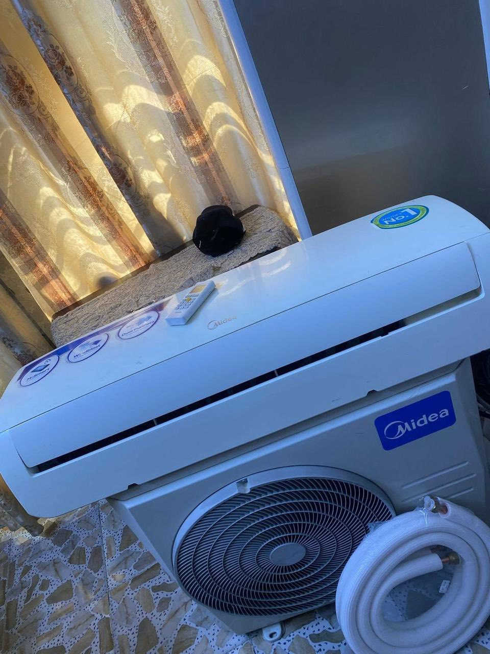 السلام عليكم اخوان سبلت للبيع نوع ميديا  ثنين طن السبلت بعده جديد مستعمل قليل نظافه 95/100 كامل مكمل غاز مفول وعل فحص تبريده ثلج ☃️❄️🧊 تدفئه نار 🔥🐦‍🔥❤️‍🔥 السبلت راديتراته بعدهن صفر السبلت مغسول وجاهز بس شد السبلت كلشي يشتغل بي حساسات موزعات السبلت مع كامل ملحقاته بواري جديد بل كارتون وايرات ريمونت السبلت بلادي مكفول من فتحت البرغي
السبلت تاخذه من باب بيتي وبي ضمان 
الميديا معروف بتبريده وتدفعه القوي 
السعر : 375 وبي مجال كلش بسيط 
للاتصال : ***********
الموقع : بغداد شارع فلسطين
