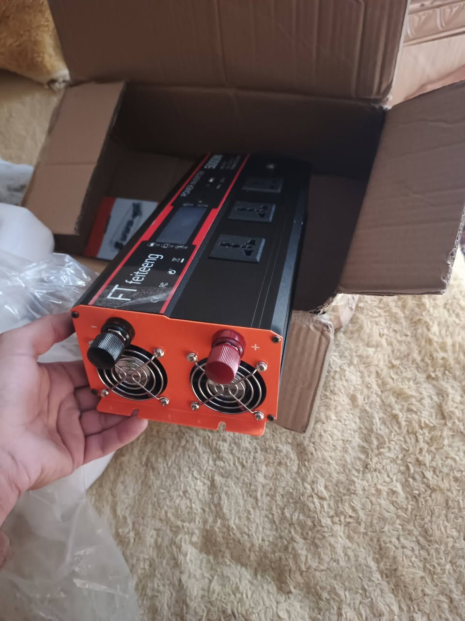 عاكسة فقط حجم كبير 
الدخول 12 فولت 
الخروج 220 فولت
القدرة 5000 واط
شاشة ذكية لعرض الفولتية الداخلة والخارجة والهيرتز
مدخل شحن تايب سي سريع + مدخل شحن عادي 
مراوح دبل للتبريد 
90 الف


**إذا كنت صاحب هذا الإعلان وتريد حذفه لأي سبب، رجاءا أرسل رسالة إلى الدعم الفني**