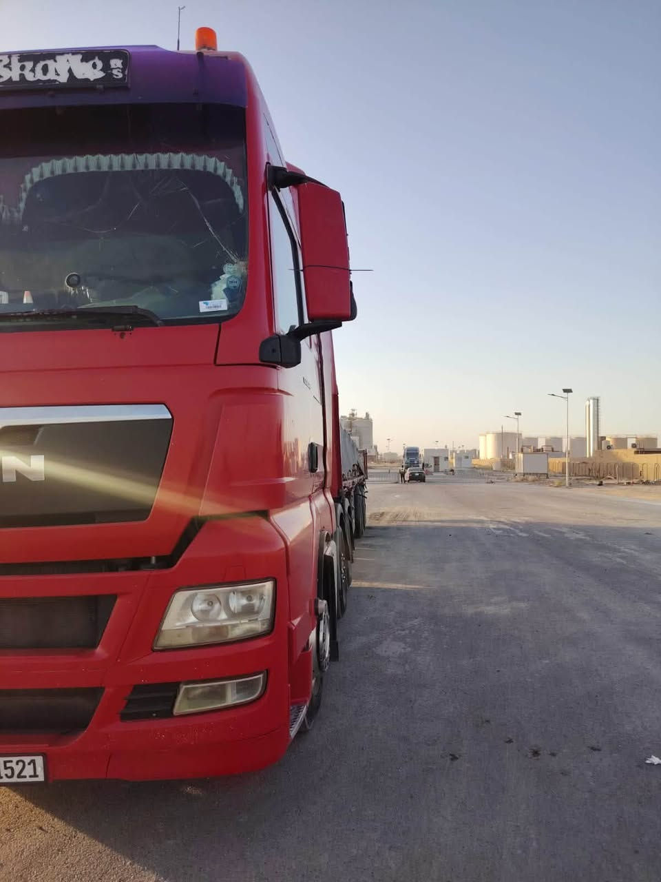 مان  2013 افلات 4 محور مسجلة 3 فول عادي
السعر 350 وبيها مجال بصيط

‭***********‬
