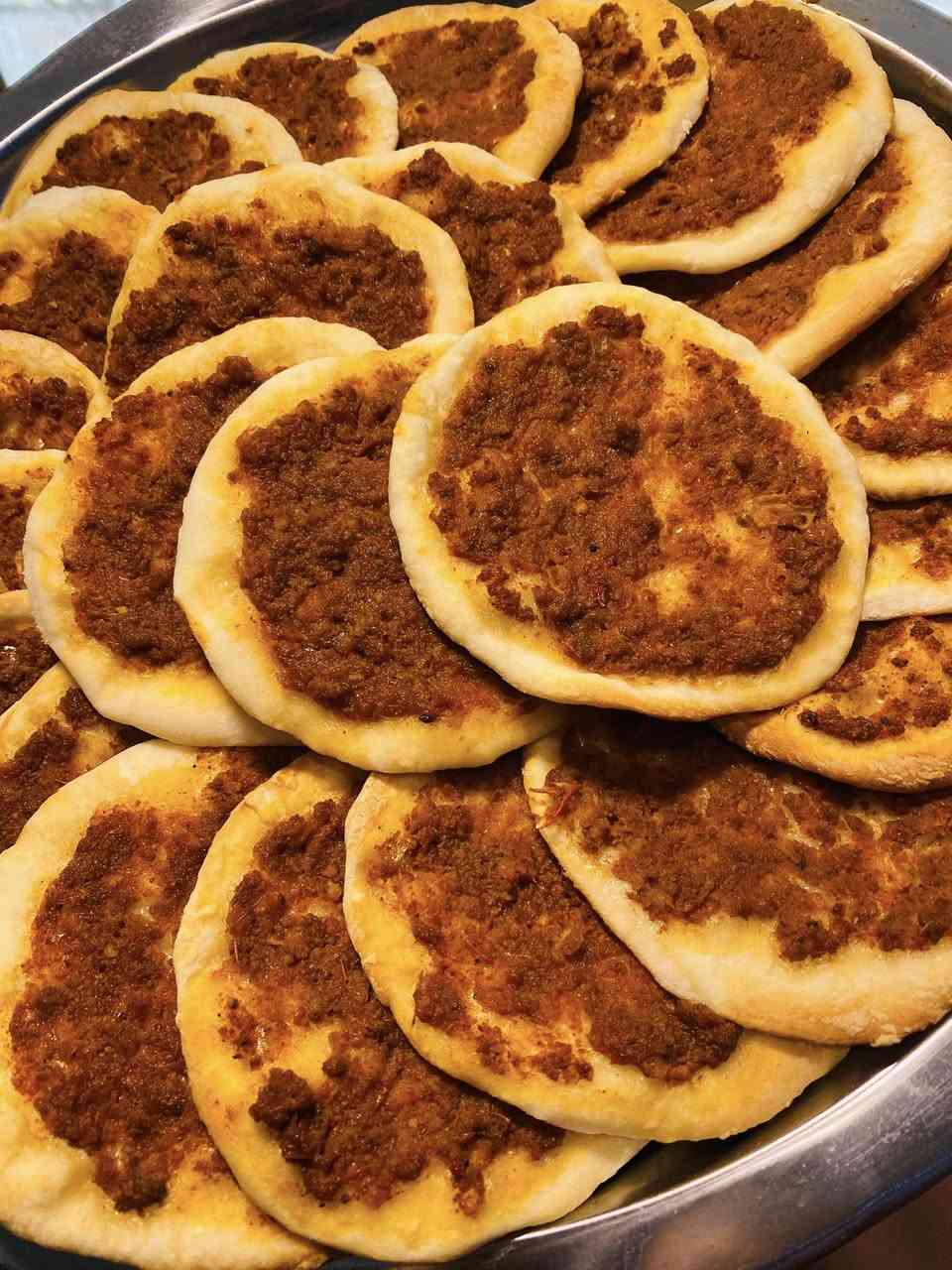 عرض المعجنات كل ١٠٠ قطعة ب٣٥ الف عرض الكبب والبورك كل ١٠٠ قطعة ب٤٥ الف نعمل بلحم العجل العراقي فقط للحجز والاستفسار مراسلتي او اتصال واتساب ***********
