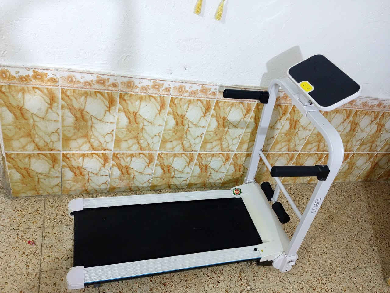 جهاز مشي كهربائي مستعمل قليل السعر 200.000
الموقع البصره الحيانيه
 التواصل على الواتساب او الرقم 
***********
