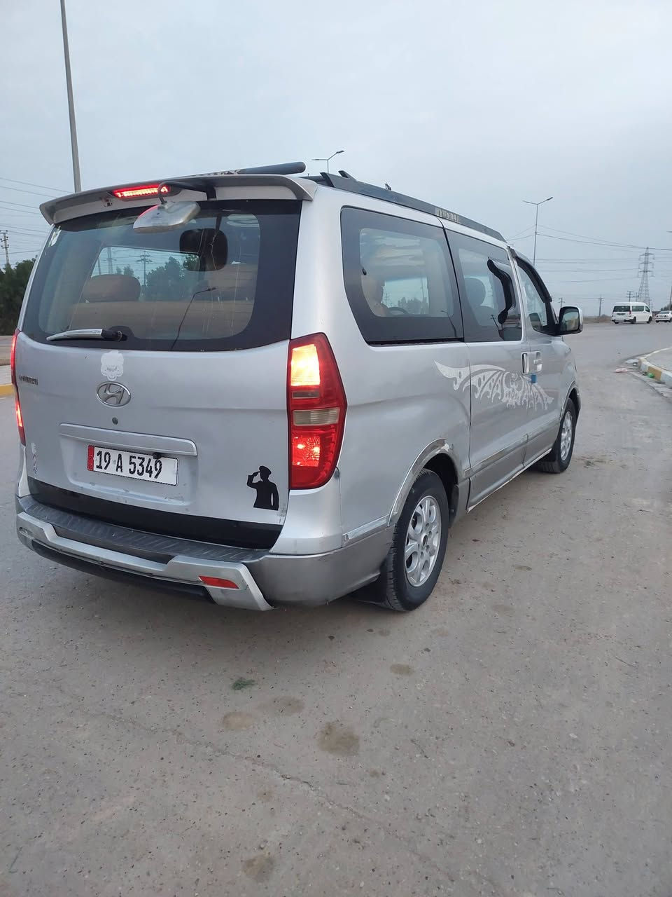 السلام عليكم استاركس للبيع 2009رقم كربلاء انكليزي فول مواصفات مصفره هيئة وظريبه شرط التحويل سنويه لل30انكليزي مال جناي للإستفسار الاتصال على الرقم ***********مكاني بلصويره
