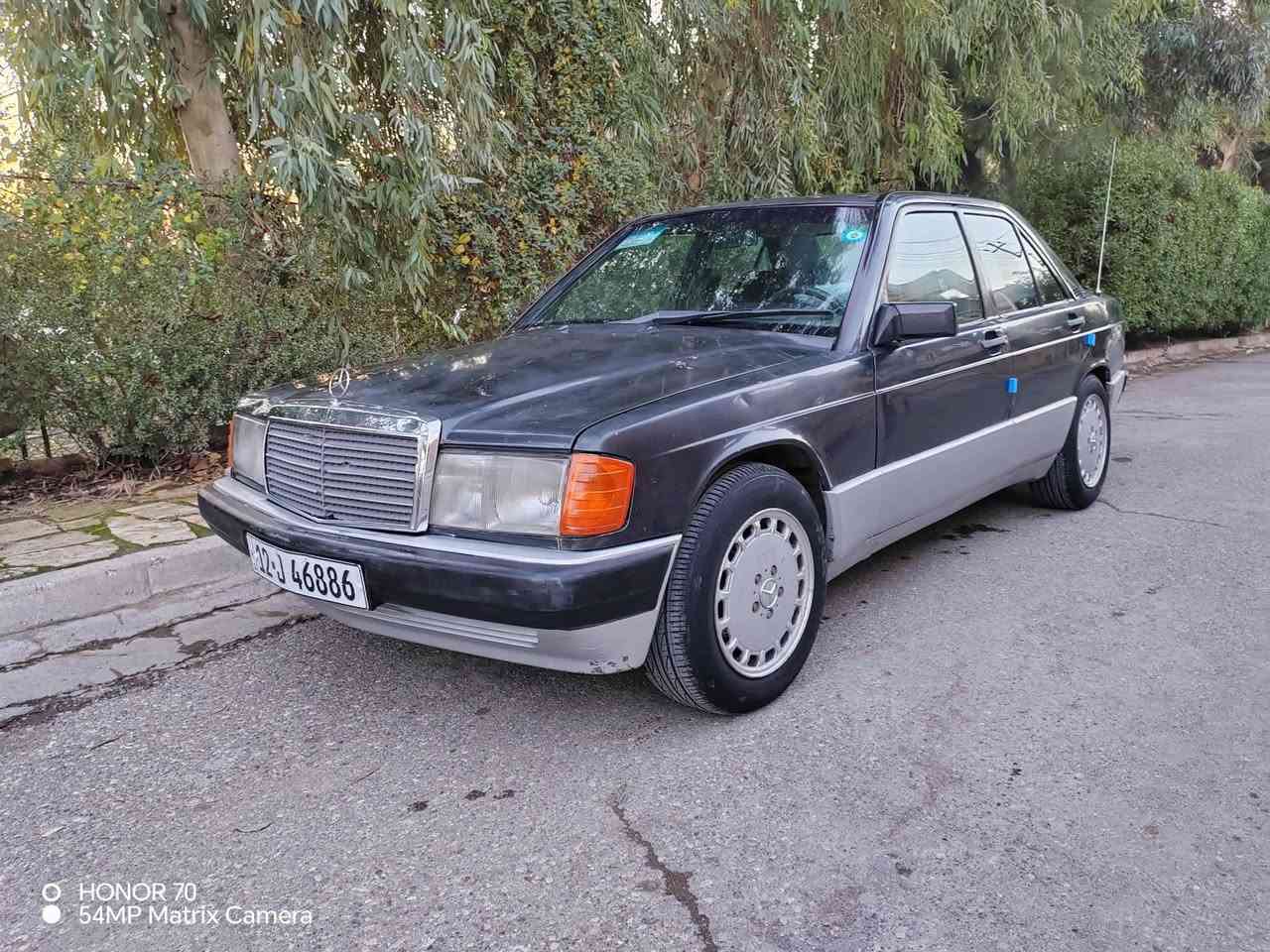 مارسيدس حجم (190) محرك (4) سلندر بي صرف  كير (اوتوماتيك) شرط (كابون) بانزين بيها رقم نينوى دولي جديد سنويه (2030) شرط تحويل السعر (34) وبيها مجال بسيط
العنوان موصل حي الحدباء اللاستفسار اكثر الاتصال على الأرقام التالية 
 *********** اسيا 📞
*********** كورك 📞
ساعات العمل من الساعة ١٠ صباحآ وحتى الساعة 11 مساءآ 
نعمل في جميع ايام الأسبوع (أهلا وسهلا بكم)
