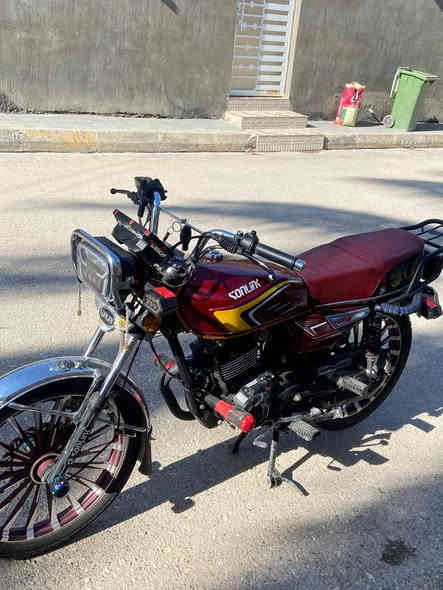 سلام عليكم اخوان سونلك موديل 25 دراجه نضيفه واحلى من الصورة دراجه منفيس فقط ماشي 14الف محرك 200/زنجيل المرغوب السعر 875 ومجالهه كلش بسيط اخوان اني مكلف بل نشر عنوانه القائم ‏‪***********‬‏
