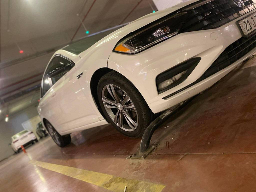 jetta 2021 
فول مواسەفات 
کوشنەکانی جلدە 
سوکان هیتەرە 
گێڕ عادیو ئۆتۆماتیک 
شوێن سلێمانی 
165 گەڵا مامەڵە السليمانية, العراق


**إذا كنت صاحب هذا الإعلان وتريد حذفه لأي سبب، رجاءا أرسل رسالة إلى الدعم الفني**