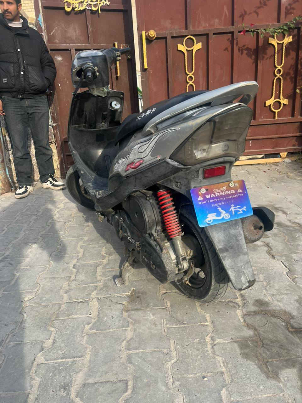 السلام عليكم/ دراجه ماكس عدله
دراجه اخت الرنبه برغي ما مفتوح بيها شلعه و معدل دراجه ملحه كلشي بلادي تجي تفحص و تقتنع يلاه تأخذها دراجه خير من الله لبيع مكان بغداد البياع
سعر 750 بيها مجال بسيط لشراي رقم ***********
